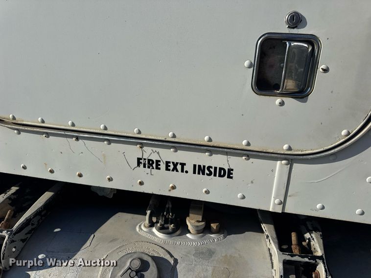 image for item EN4582 1993 Peterbilt 378 dump truck