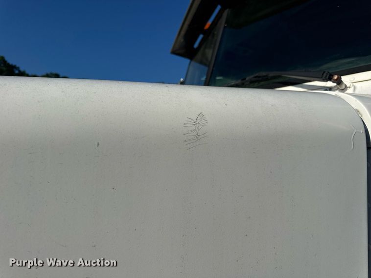 image for item EN4582 1993 Peterbilt 378 dump truck