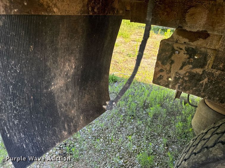 image for item EN4582 1993 Peterbilt 378 dump truck