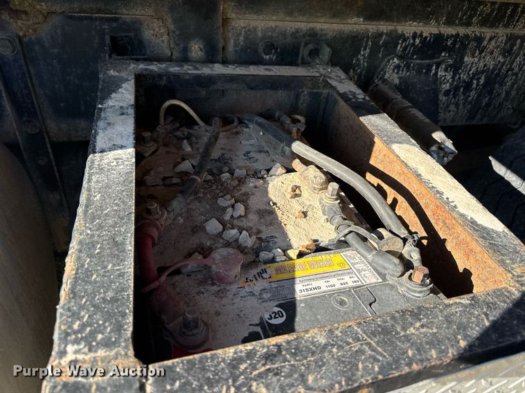 image for item EN4582 1993 Peterbilt 378 dump truck