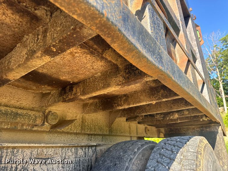 image for item EN4582 1993 Peterbilt 378 dump truck