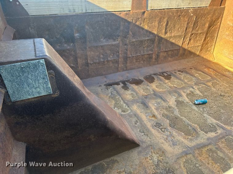 image for item EN4582 1993 Peterbilt 378 dump truck