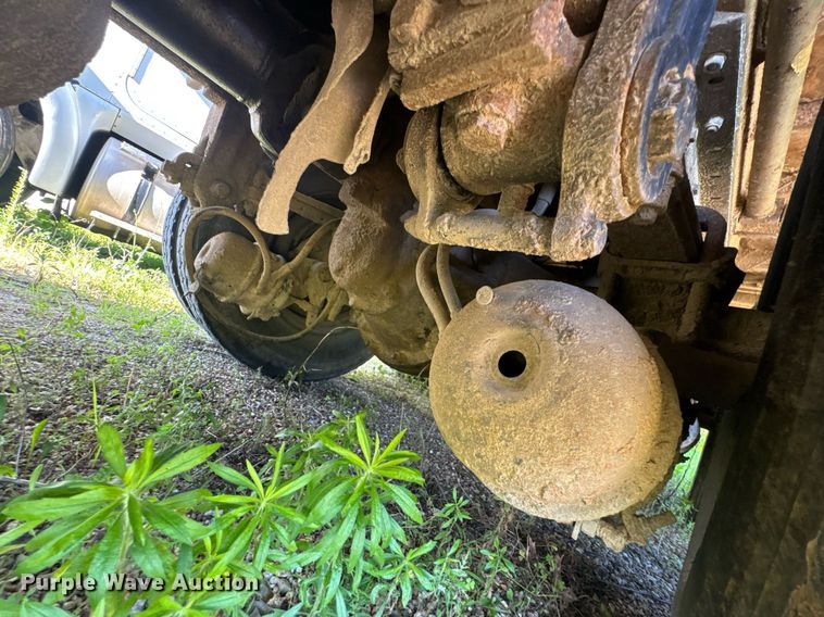 image for item EN4582 1993 Peterbilt 378 dump truck