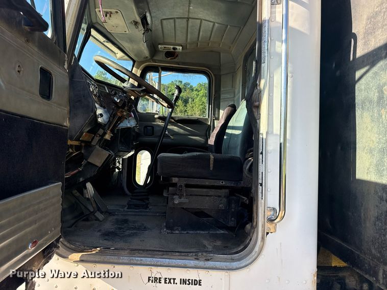 image for item EN4582 1993 Peterbilt 378 dump truck