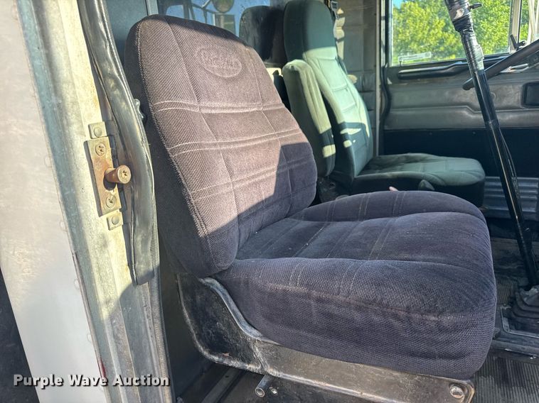 image for item EN4582 1993 Peterbilt 378 dump truck