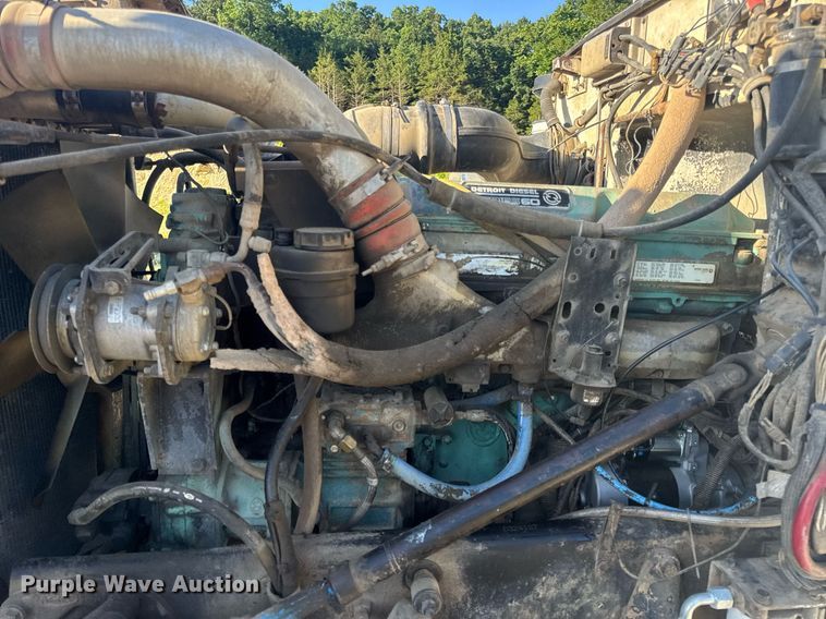 image for item EN4582 1993 Peterbilt 378 dump truck