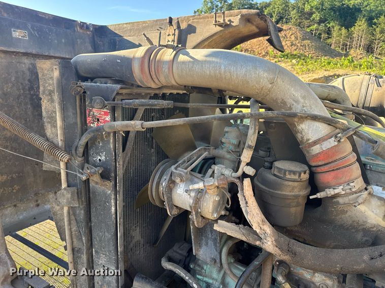 image for item EN4582 1993 Peterbilt 378 dump truck