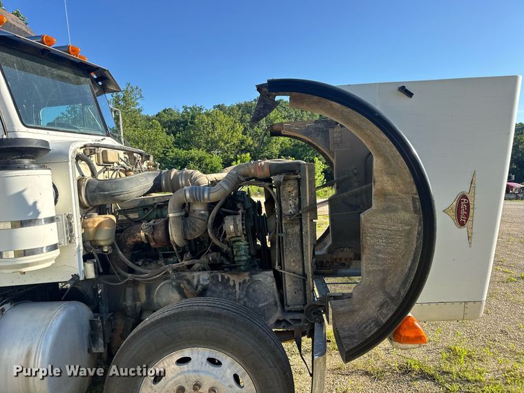 image for item EN4582 1993 Peterbilt 378 dump truck