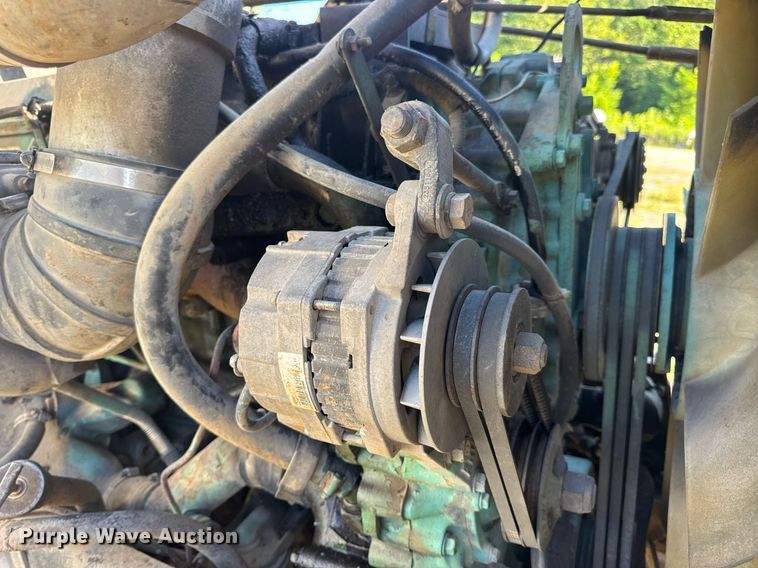 image for item EN4582 1993 Peterbilt 378 dump truck