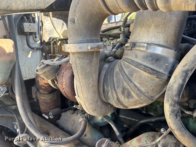 image for item EN4582 1993 Peterbilt 378 dump truck