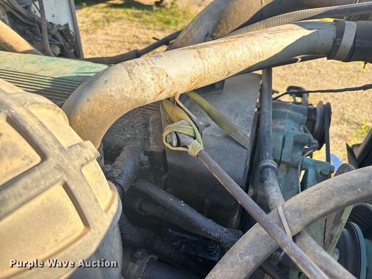 image for item EN4582 1993 Peterbilt 378 dump truck