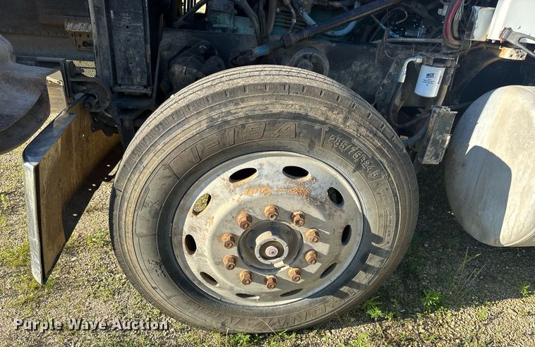 image for item EN4582 1993 Peterbilt 378 dump truck