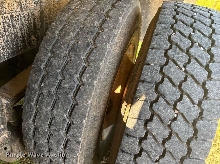 image for item EN4582 1993 Peterbilt 378 dump truck