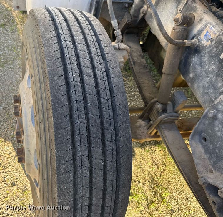 image for item EN4582 1993 Peterbilt 378 dump truck