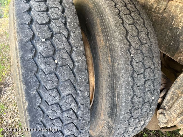 image for item EN4582 1993 Peterbilt 378 dump truck