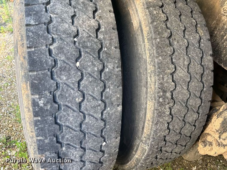 image for item EN4582 1993 Peterbilt 378 dump truck