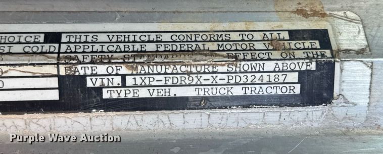 image for item EN4582 1993 Peterbilt 378 dump truck