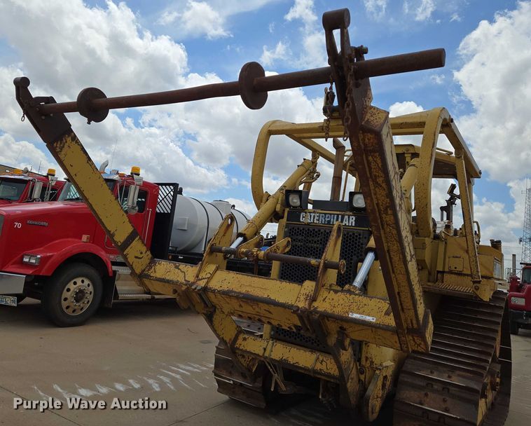 image for item EN8110 1993 Caterpillar D6H XR Series II cable plow