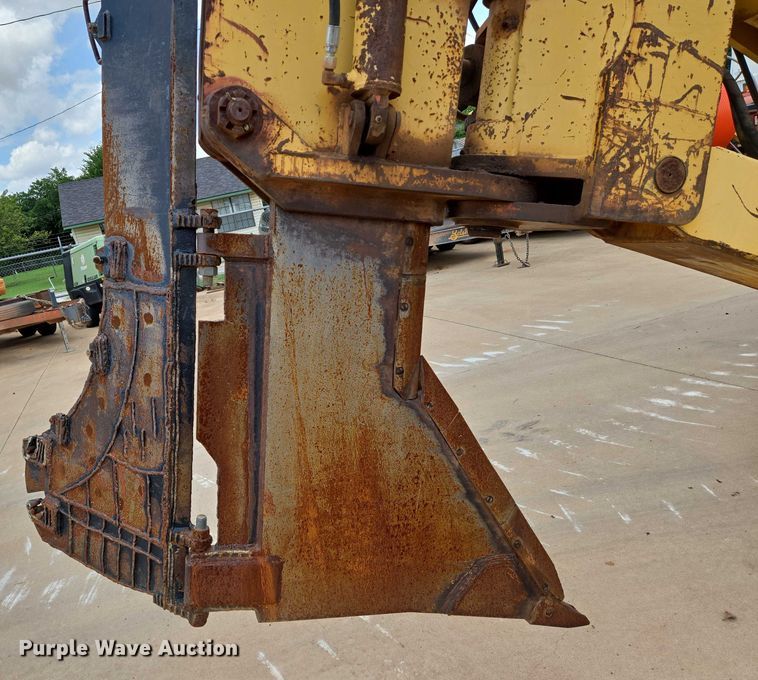image for item EN8110 1993 Caterpillar D6H XR Series II cable plow
