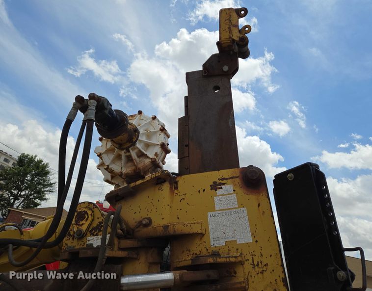 image for item EN8110 1993 Caterpillar D6H XR Series II cable plow