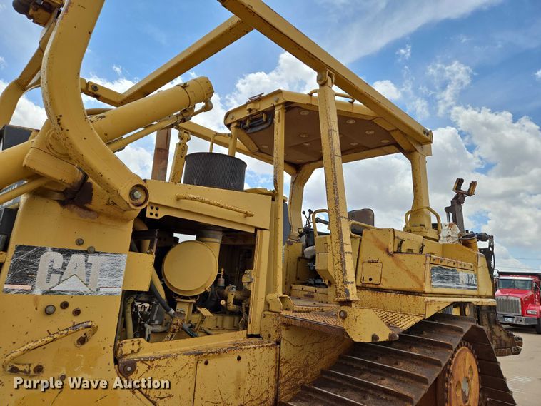 image for item EN8110 1993 Caterpillar D6H XR Series II cable plow