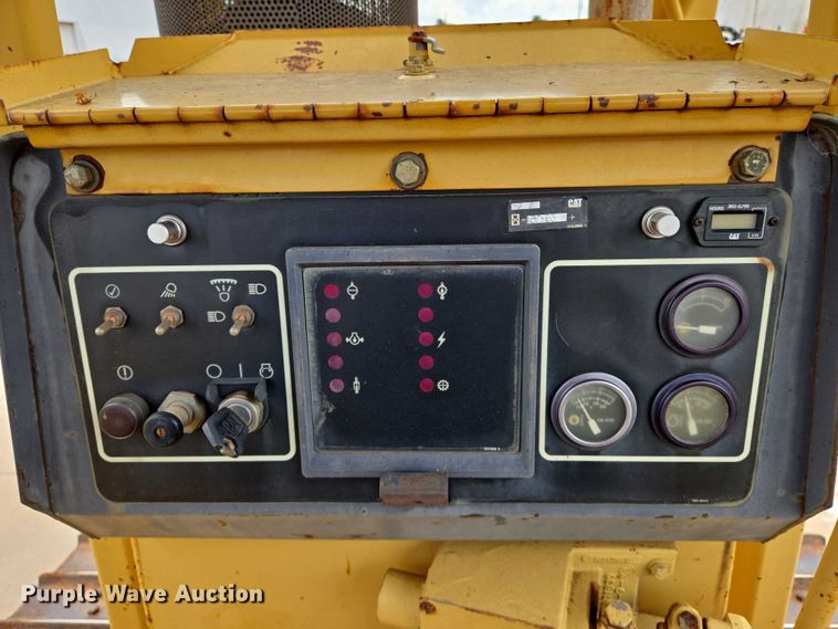 image for item EN8110 1993 Caterpillar D6H XR Series II cable plow