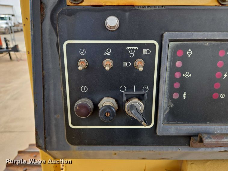 image for item EN8110 1993 Caterpillar D6H XR Series II cable plow