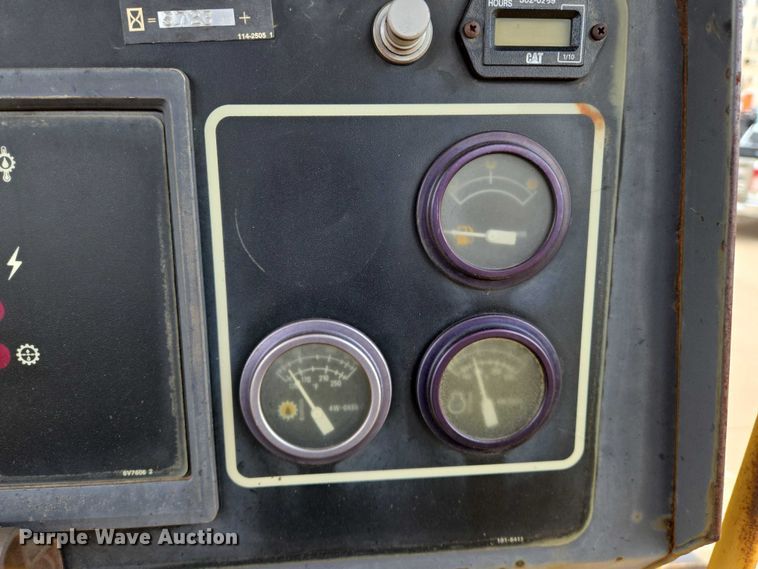 image for item EN8110 1993 Caterpillar D6H XR Series II cable plow