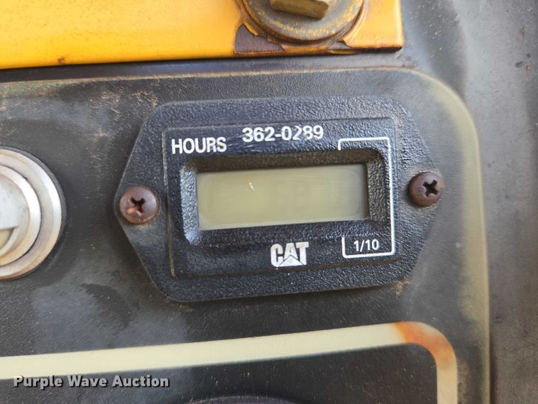 image for item EN8110 1993 Caterpillar D6H XR Series II cable plow