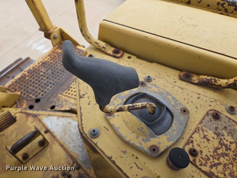 image for item EN8110 1993 Caterpillar D6H XR Series II cable plow