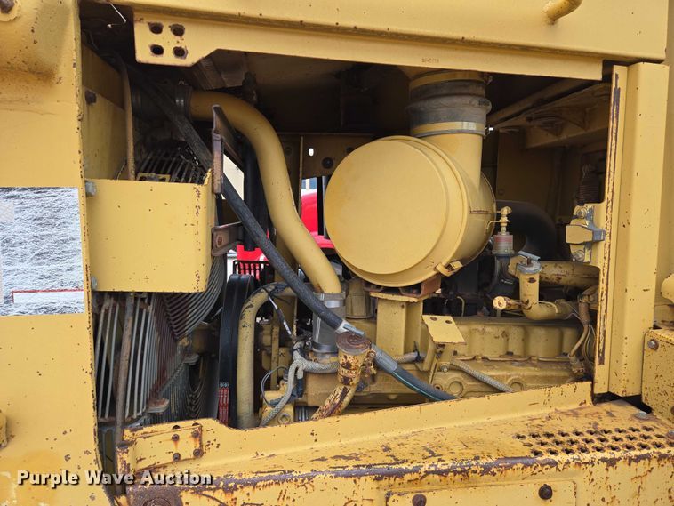 image for item EN8110 1993 Caterpillar D6H XR Series II cable plow