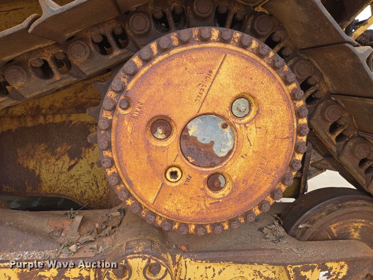 image for item EN8110 1993 Caterpillar D6H XR Series II cable plow