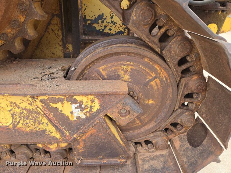 image for item EN8110 1993 Caterpillar D6H XR Series II cable plow