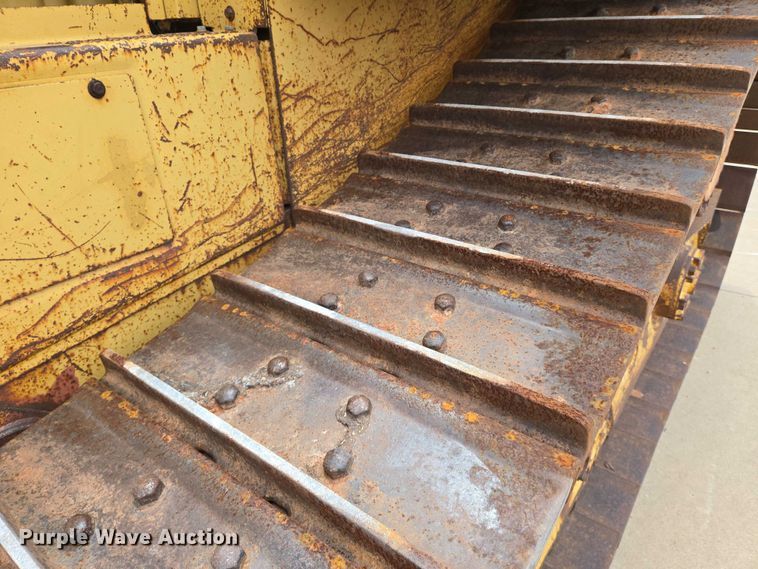 image for item EN8110 1993 Caterpillar D6H XR Series II cable plow