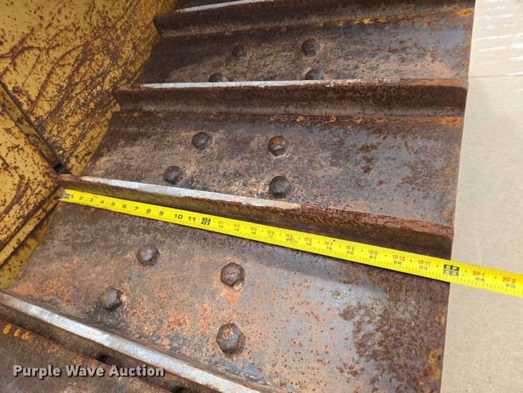 image for item EN8110 1993 Caterpillar D6H XR Series II cable plow