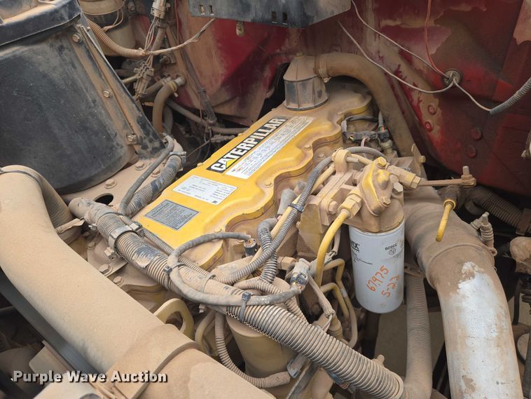 image for item EN8111 2001 GMC  C7500 winch truck