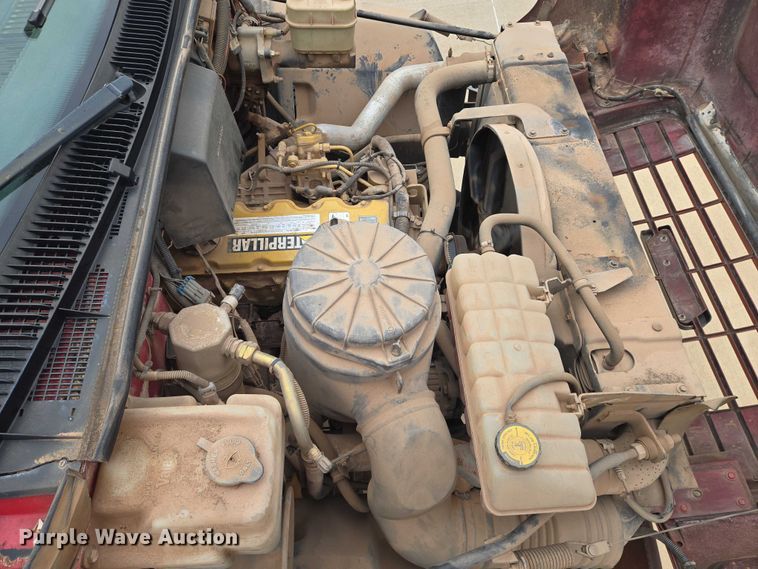 image for item EN8111 2001 GMC  C7500 winch truck