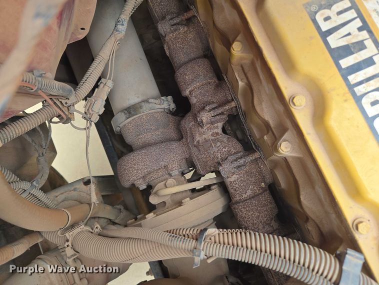 image for item EN8111 2001 GMC  C7500 winch truck