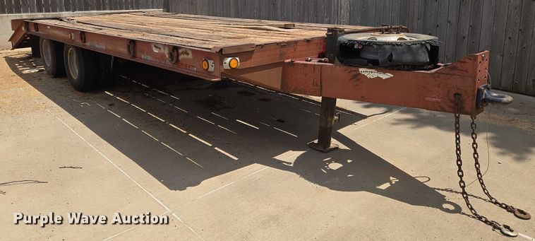 image for item EN8113 1994 Belshe T-8 equipment trailer