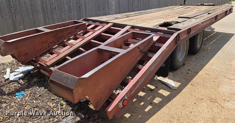 image for item EN8113 1994 Belshe T-8 equipment trailer