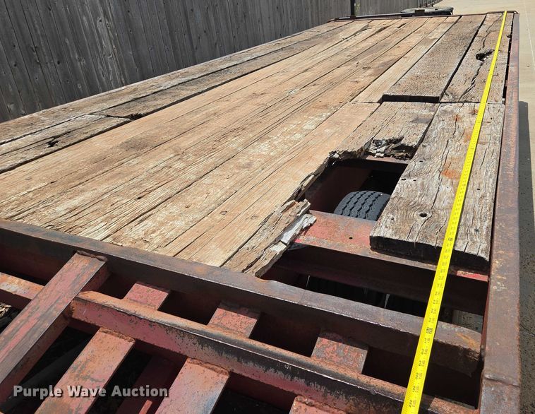 image for item EN8113 1994 Belshe T-8 equipment trailer