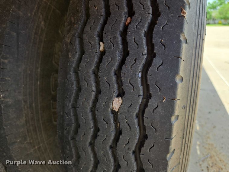 image for item EN8113 1994 Belshe T-8 equipment trailer