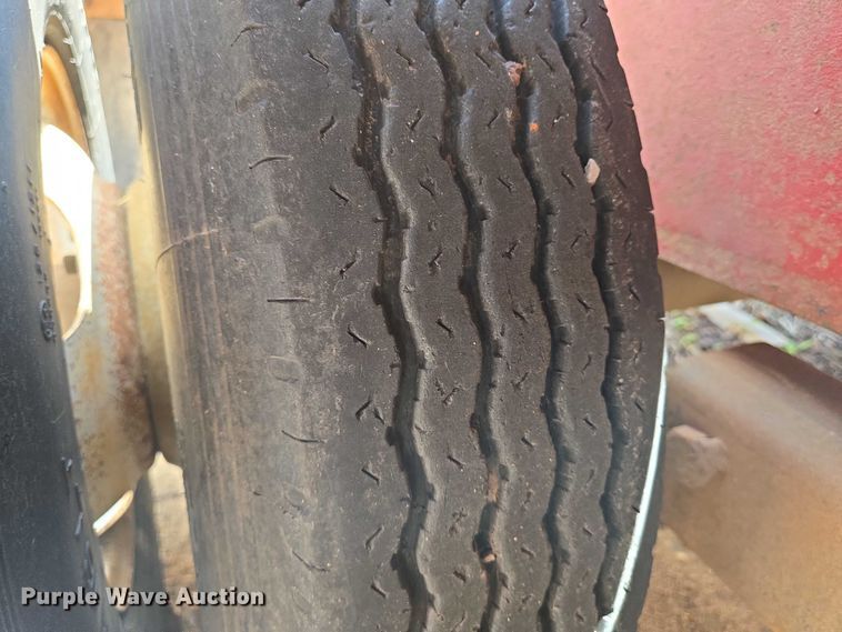 image for item EN8113 1994 Belshe T-8 equipment trailer