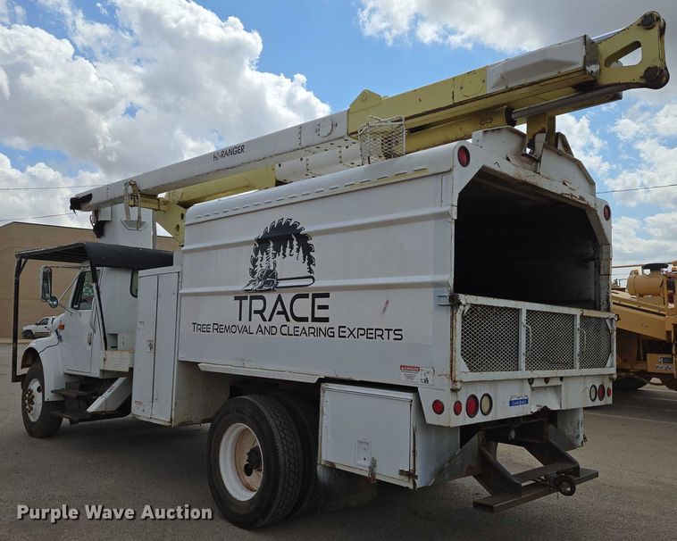 image for item EN8116 1998 International  4700 forestry bucket truck