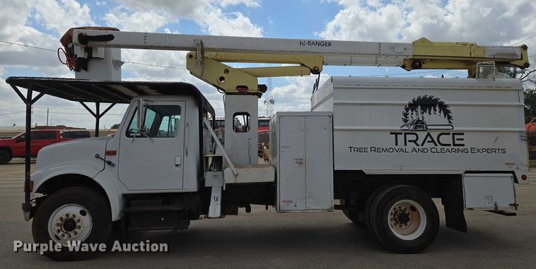 image for item EN8116 1998 International  4700 forestry bucket truck
