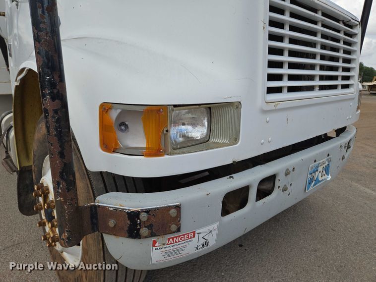 image for item EN8116 1998 International  4700 forestry bucket truck