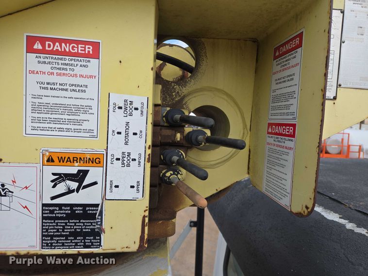 image for item EN8116 1998 International  4700 forestry bucket truck