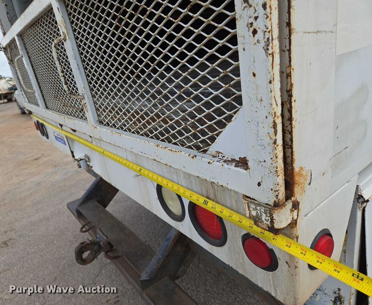 image for item EN8116 1998 International  4700 forestry bucket truck