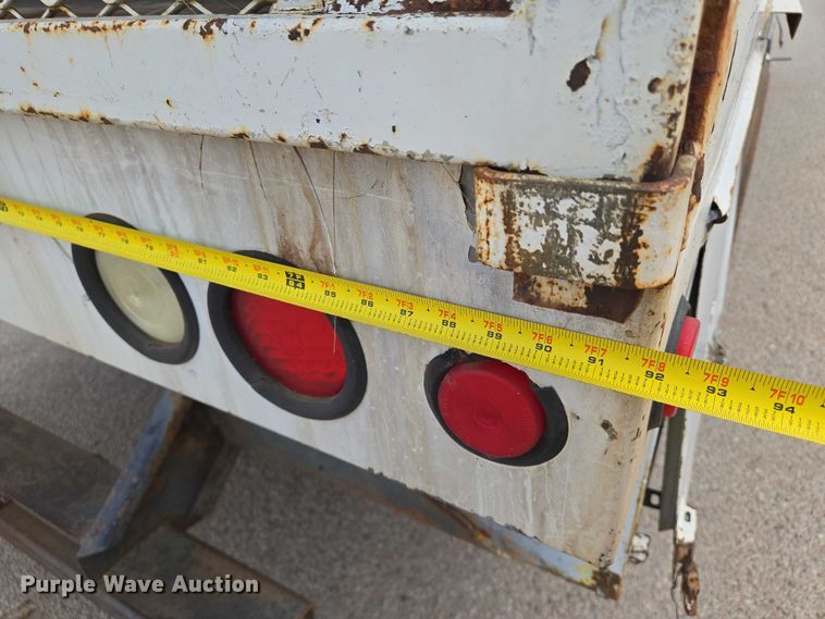 image for item EN8116 1998 International  4700 forestry bucket truck