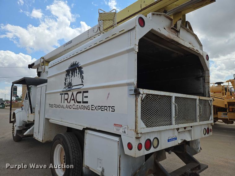 image for item EN8116 1998 International  4700 forestry bucket truck